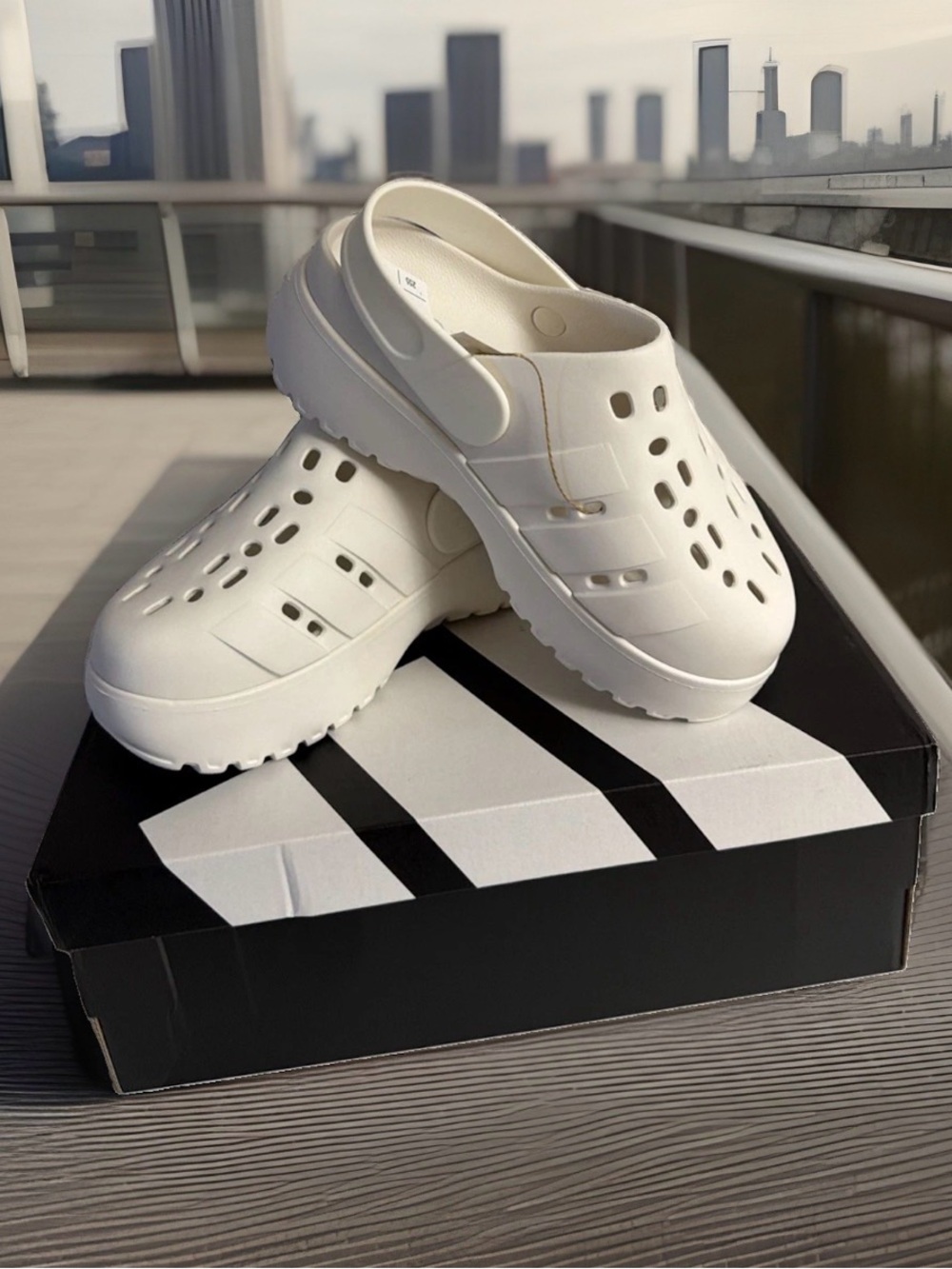 Adidas Women’s Size 8 Adilette Platform Clogs Sandals. White. New In Box